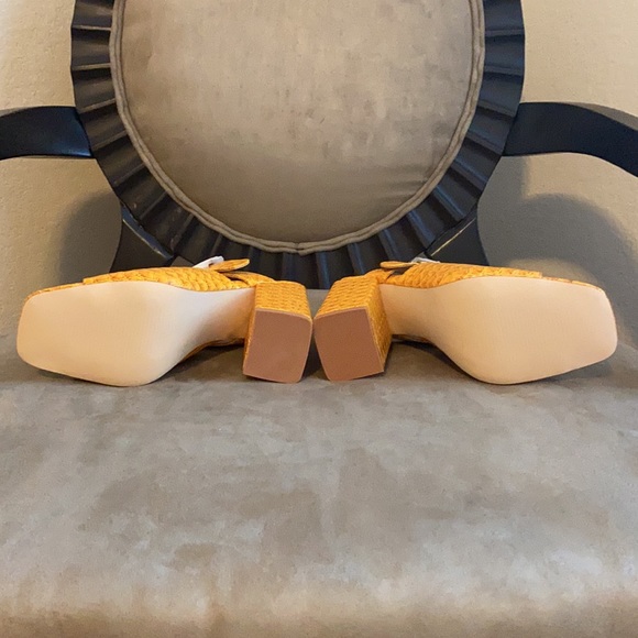 Cape Robbin Open Toe Mule - Picture 6 of 6